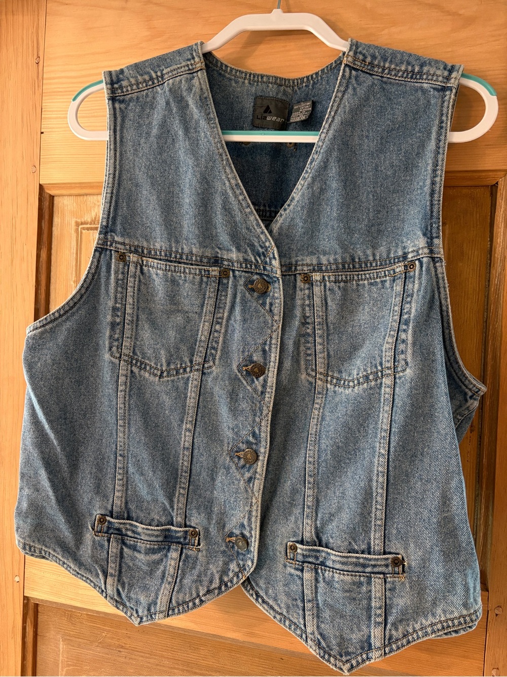 Liz Wear Classic Denim Vest in Light Blue